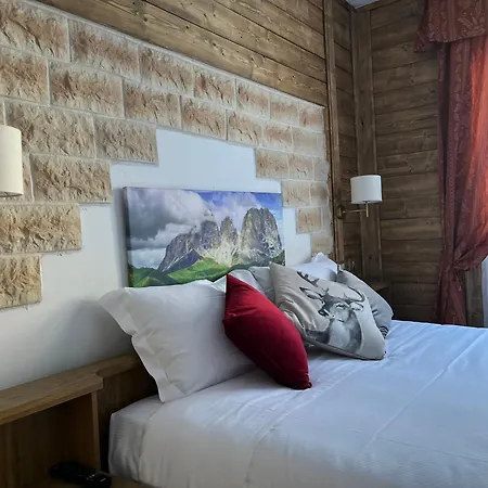 فندق Rododendro Val Di Fassa